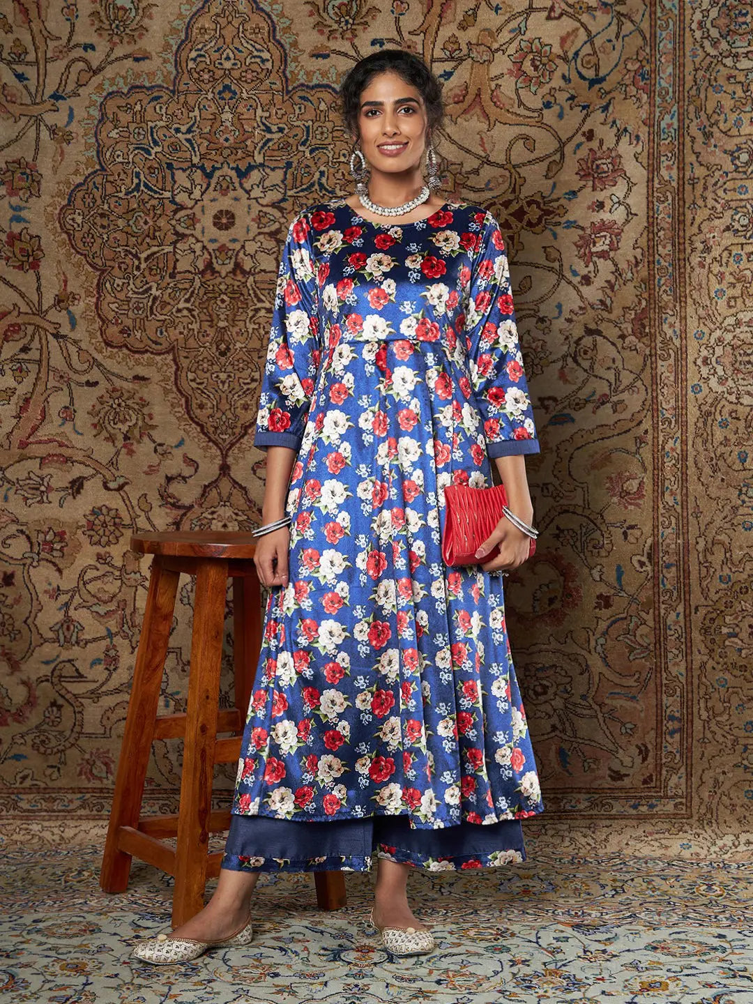 Women Royal Blue Floral Velvet Kurta With Palazzo Pants